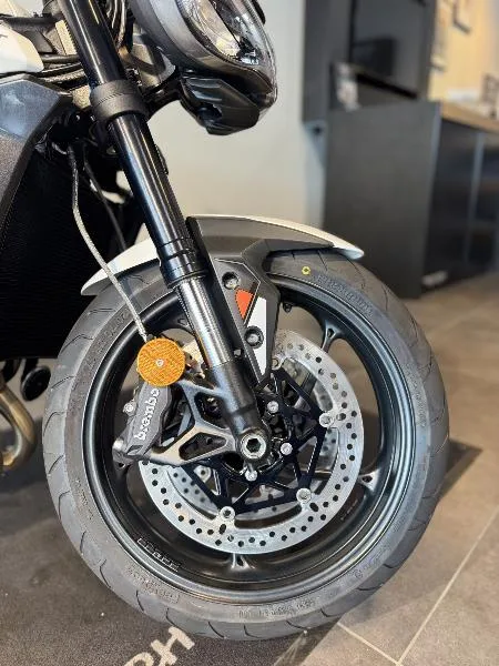 STREET TRIPLE 765 R