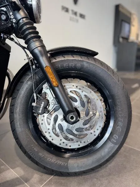 Bonneville Bobber 1200