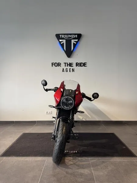 Thruxton 400