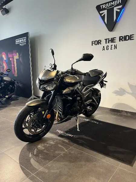 STREET TRIPLE 765 R