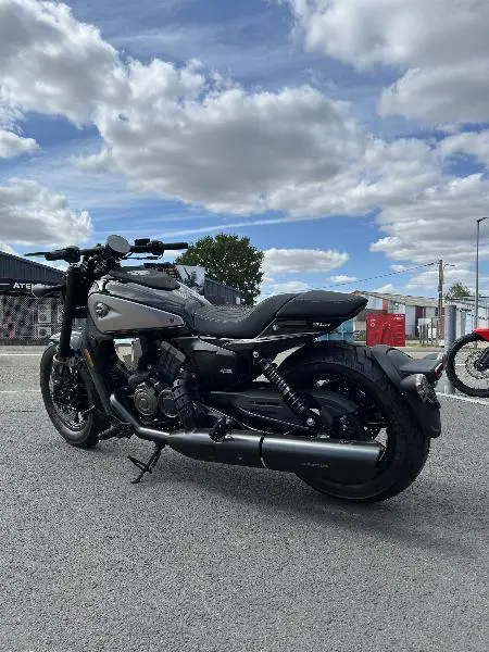 SRV 600