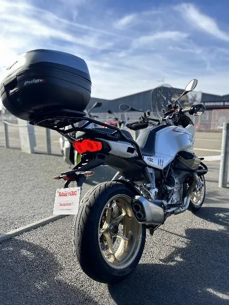 V100  MANDELLO