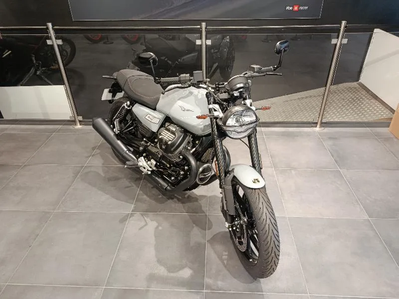 V7 SPORT 850