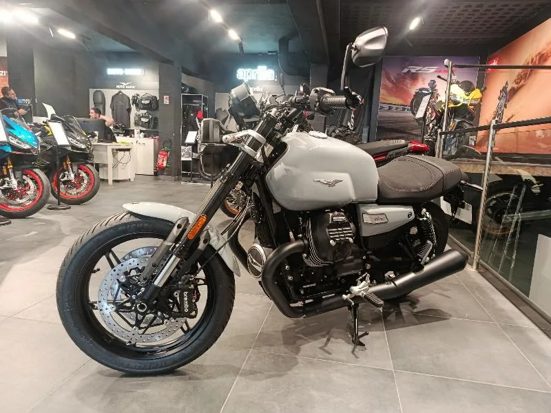 V7 SPORT 850