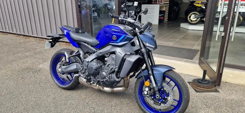 MT09