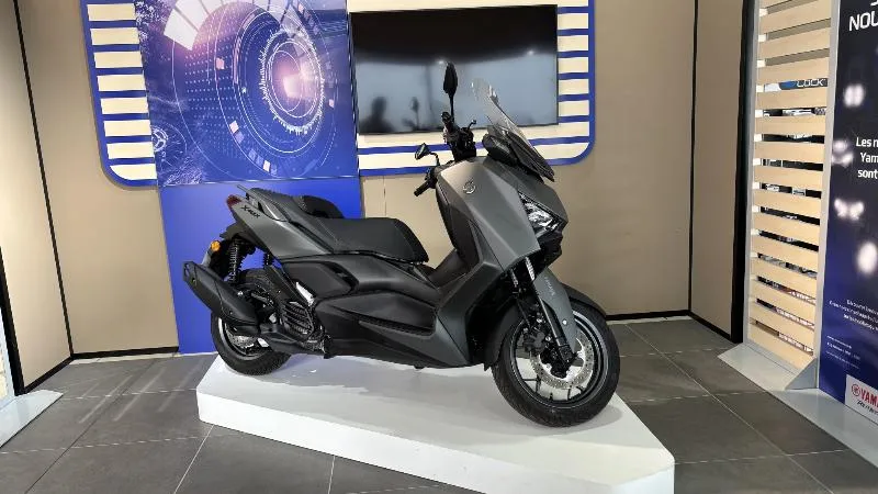 XMAX 125