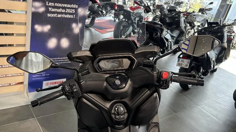 XMAX 125