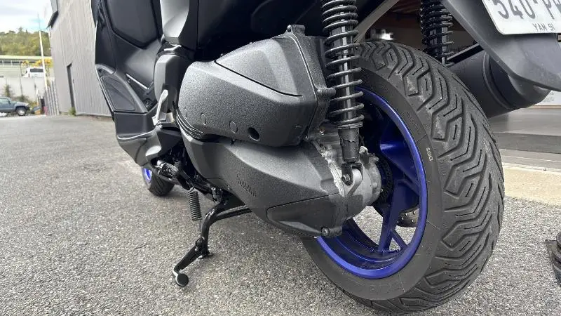 XMAX 300