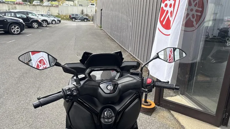XMAX 300
