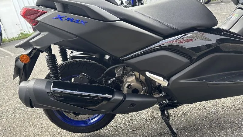 XMAX 300