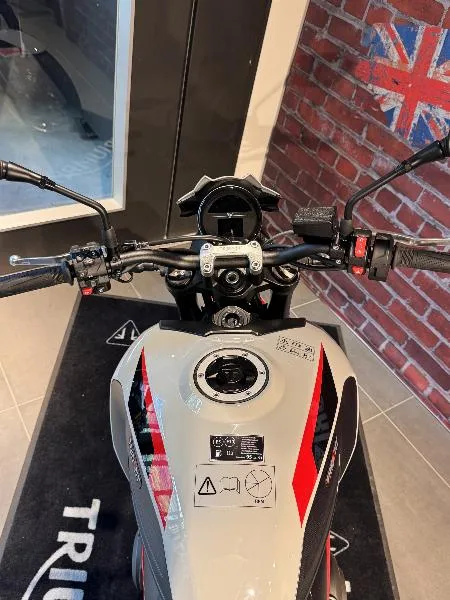 TRIDENT 800