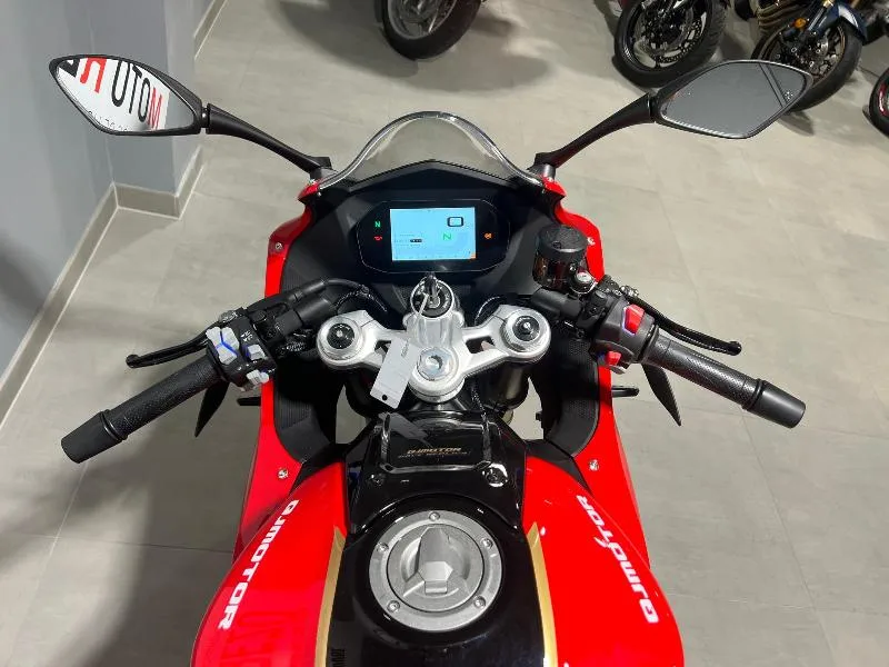 SRK 800 RR