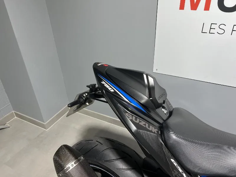 GSXS 750
