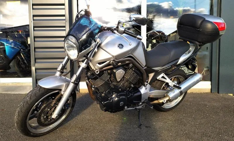 BT 1100 BULLDOG 2004