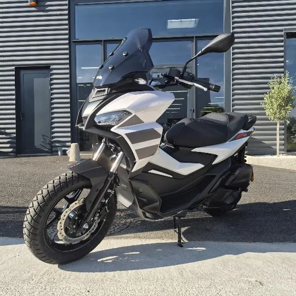 SR 125