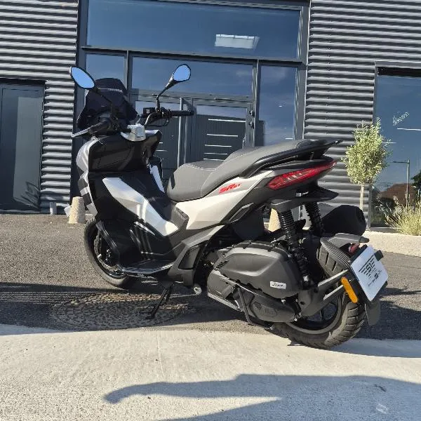 SR 125