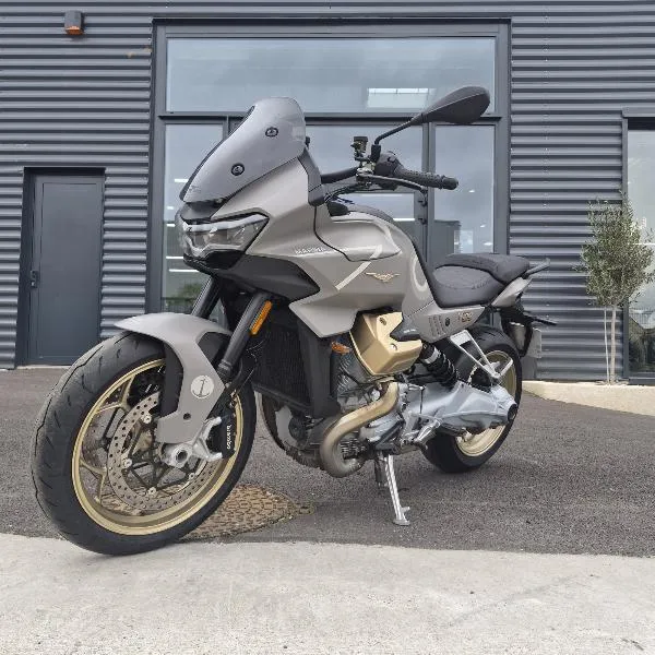V100  MANDELLO
