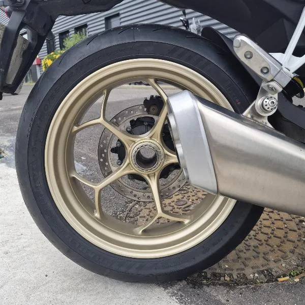 V100  MANDELLO