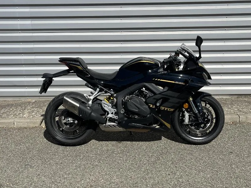 SRK 800 RR