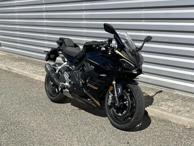 SRK 800 RR