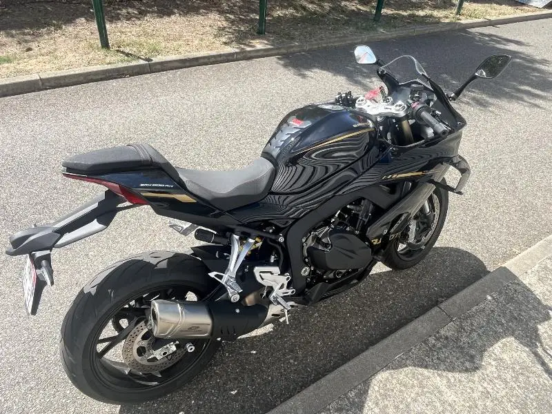 SRK 800 RR