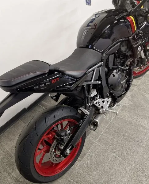 GSX8S