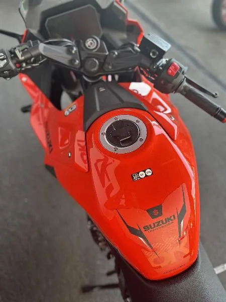 GSX8R