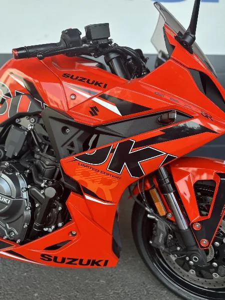 GSX8R