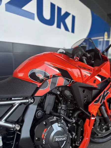 GSX8R