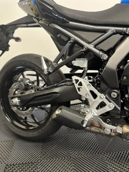 GSX8S