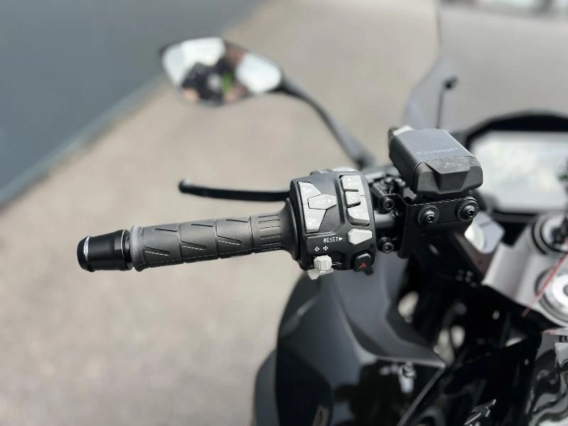 NINJA 1100 SX
