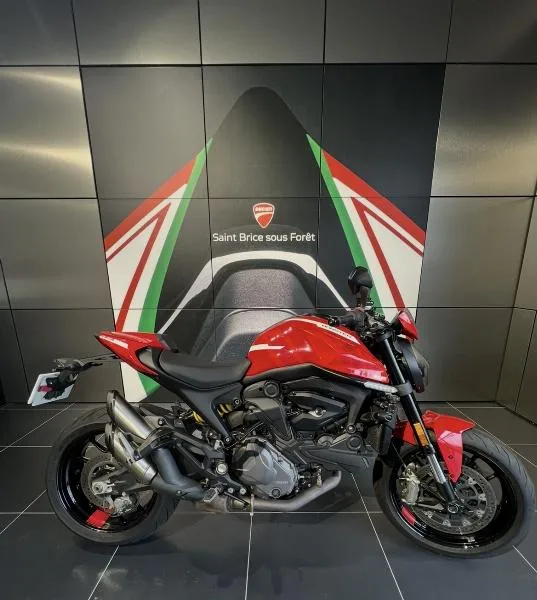 MONSTER 900