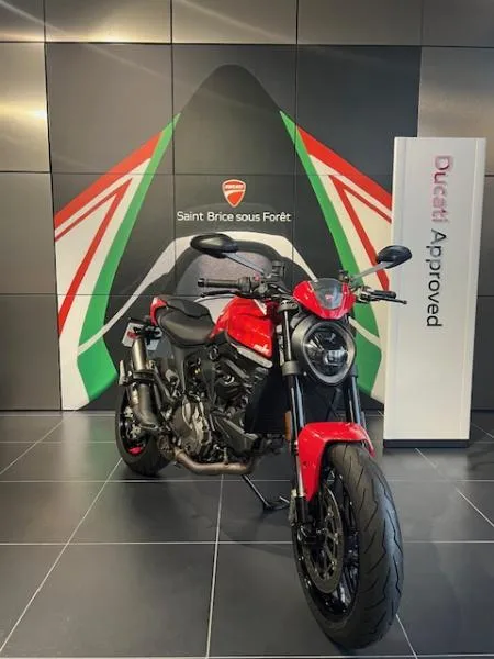 MONSTER 900