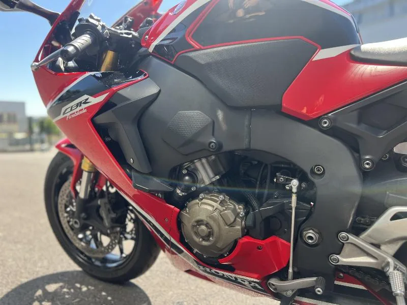 CBR 1000 RR FIREBLADE