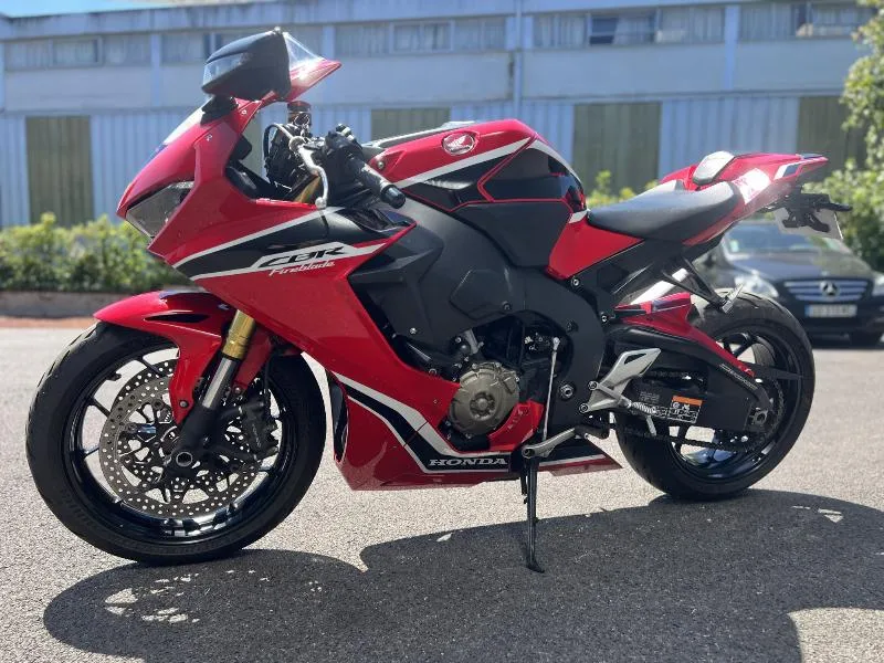 CBR 1000 RR FIREBLADE