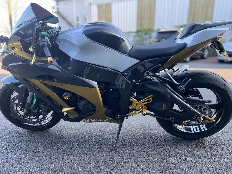 ZX10R