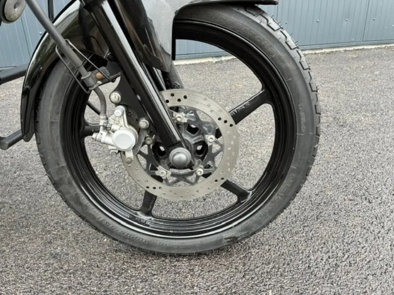 YBR 125ROADSTER