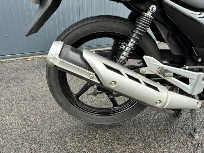 YBR 125ROADSTER
