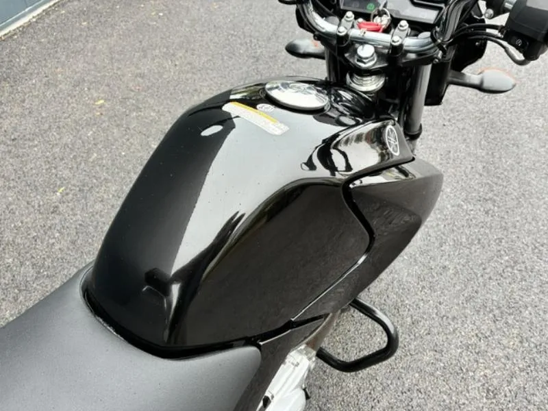 YBR 125ROADSTER