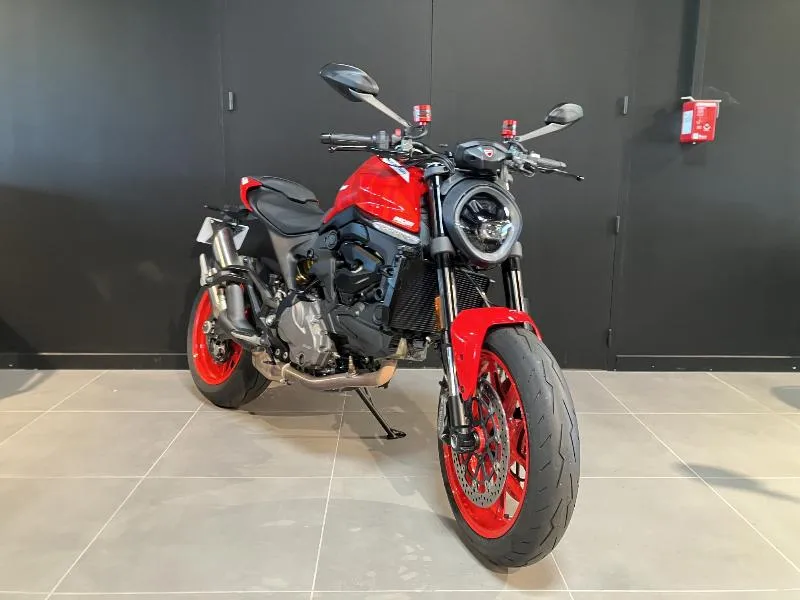 Monster 937  950