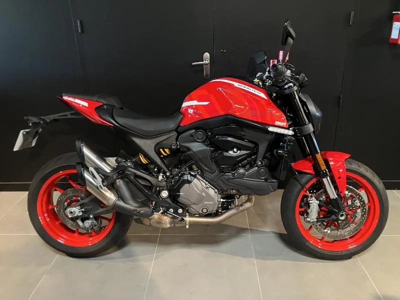Monster 937  950
