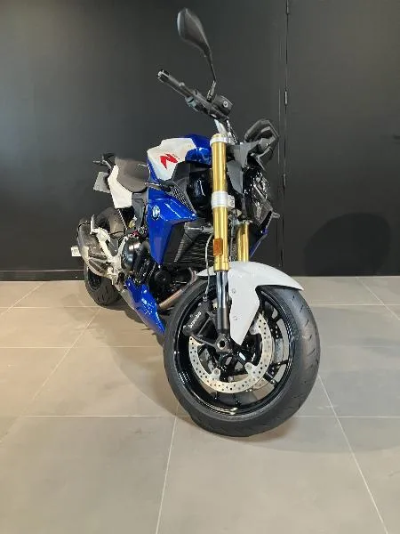 F 900 R