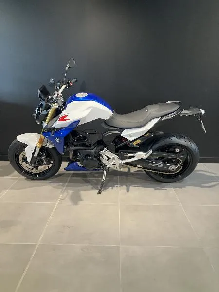 F 900 R