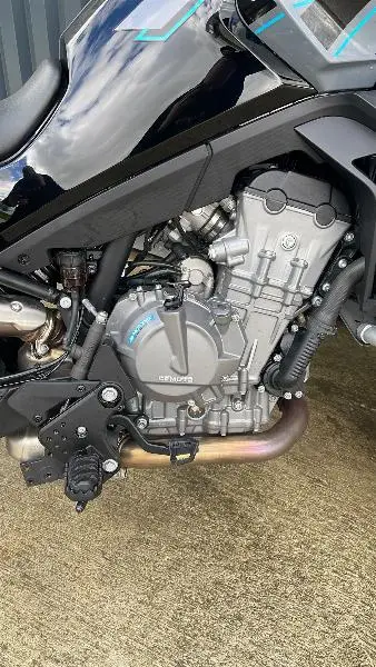 MT 800 SPORT