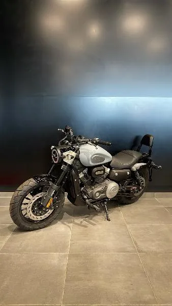 125 AVENGER
