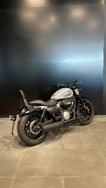 125 AVENGER