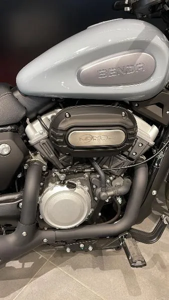 125 AVENGER