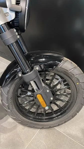 125 AVENGER