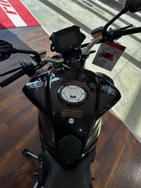 BRUTALE 800 R