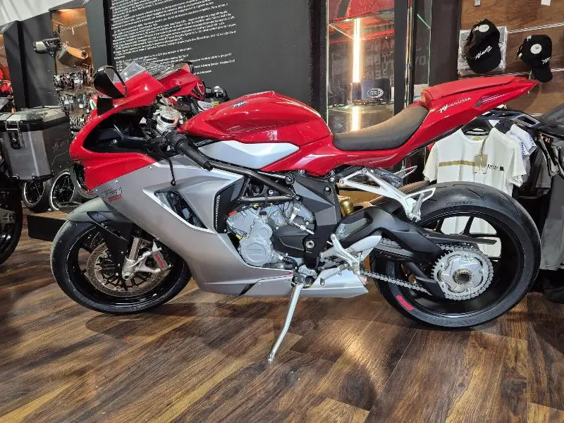 F3 800